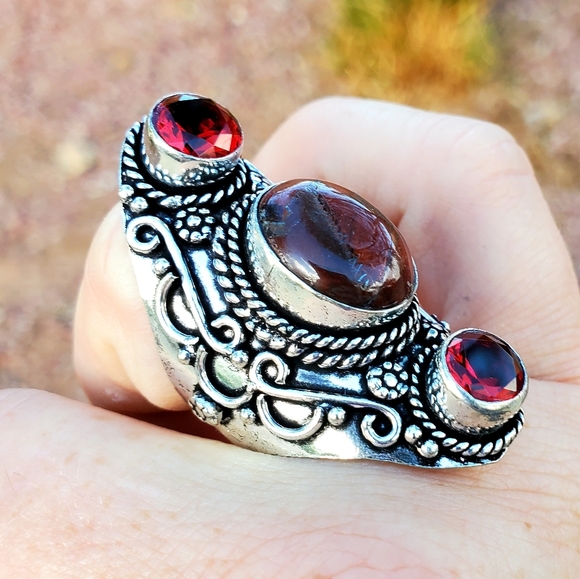 New Red Tiger Eye and Garnet 925 Silver Statement Ring. - Picture 3 of 16